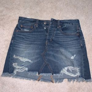 american eagle distressed denim skirt